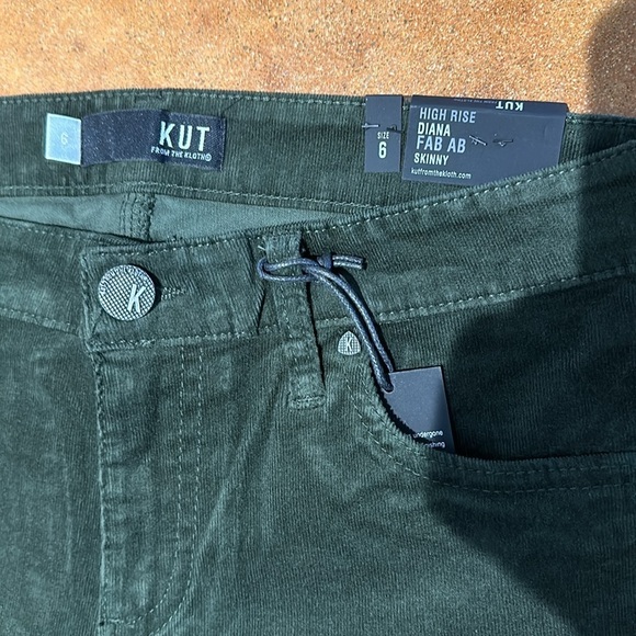 Nwt Kut from The Kloth micro corduroy jean. Size 6. Waist flat 16”. Rise 9.5”. - Picture 4 of 7